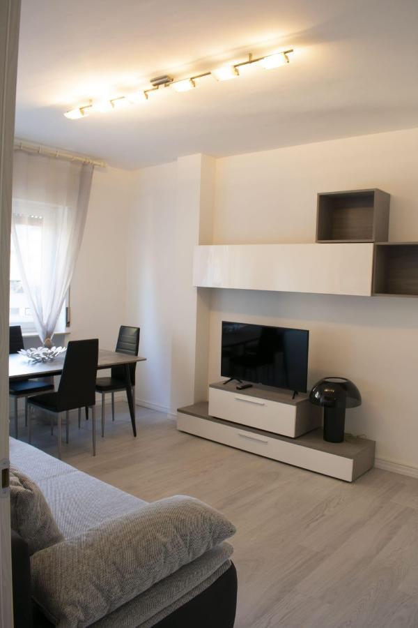 אודינה J&M House -Fronte Ospedale- Incluso Netflix E Disney Plus מראה חיצוני תמונה